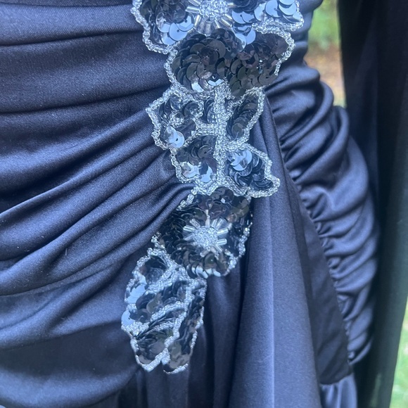 1980s Authentic Vintage Black Ruched Dress - Picture 2 of 4